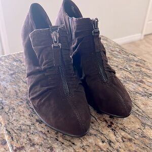 Naturalizer Suede Ankle Booties Zíper Closer size 6.5